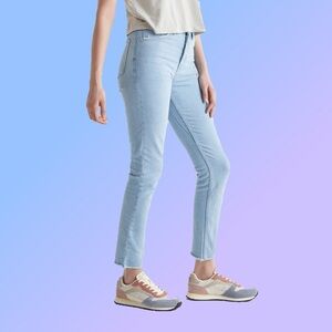 DUER Women's Light Blue Ankle Jeans